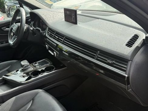 Used 2018 Audi Q7 3.0T Prestige w/ Prestige Package AWD/4WD image 18