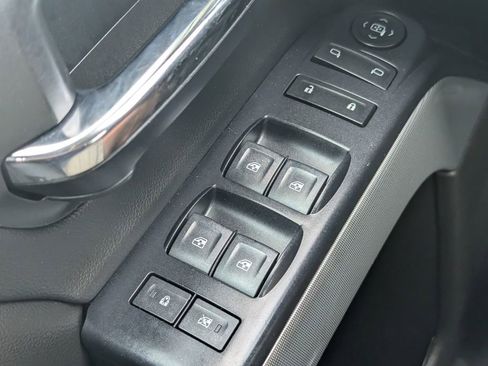 Used 2018 Chevrolet Silverado 1500 LT w/ Texas Edition image 11