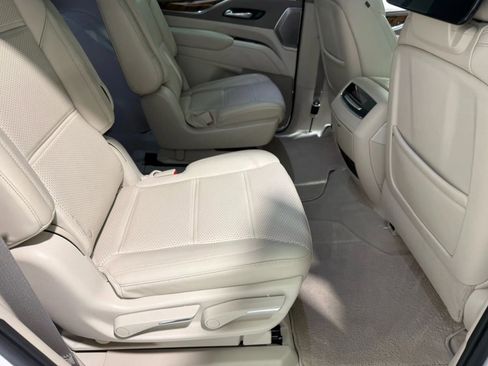 Used 2021 Cadillac Escalade Premium Luxury Platinum image 32