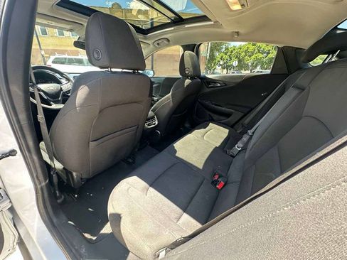 Used 2021 Chevrolet Malibu LT FWD image 38
