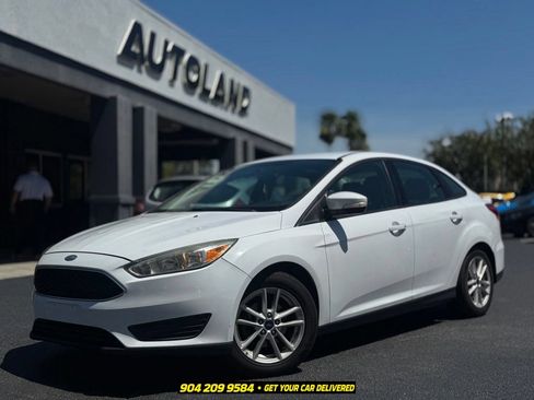 Used 2016 Ford Focus SE FWD image 1