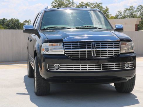 Used 2014 Lincoln Navigator 2WD image 38