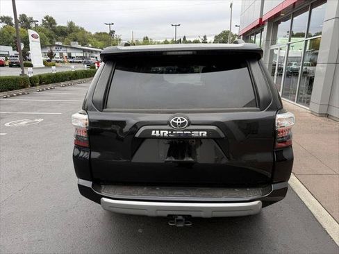 Certified 2024 Toyota 4Runner TRD Off-Road Premium w/ Off Road Premium Plus Package AWD/4WD image 6