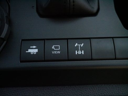 Certified 2025 Toyota 4Runner TRD Off-Road Premium image 30