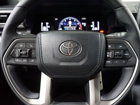 New 2026 Toyota 4Runner SR5 AWD/4WD image 14