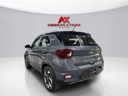 Used 2024 Hyundai Venue Limited FWD image 5