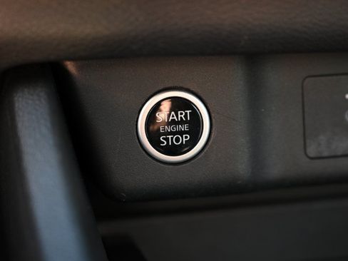 Used 2023 Nissan Rogue S FWD image 23