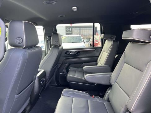 Certified 2025 Chevrolet Suburban Premier image 11