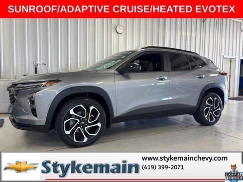 Used 2025 Chevrolet Trax RS w/ Sunroof Package FWD image 1