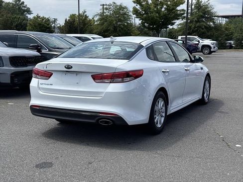 Used 2016 Kia Optima LX FWD image 2