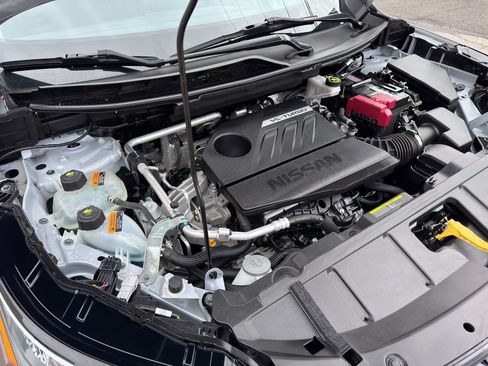 Used 2024 Nissan Rogue SV image 39