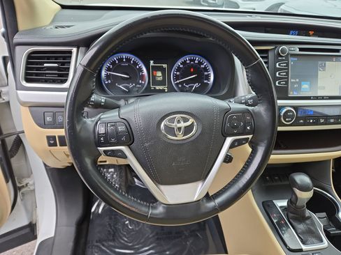 Used 2018 Toyota Highlander XLE image 35
