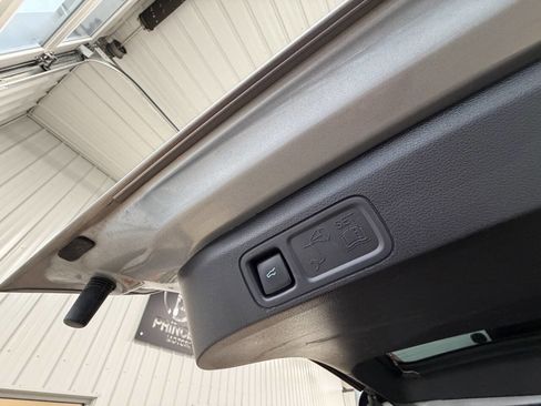 Used 2024 Ford Expedition Max XLT image 39