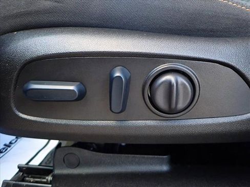 Used 2024 Chevrolet Equinox LT image 11