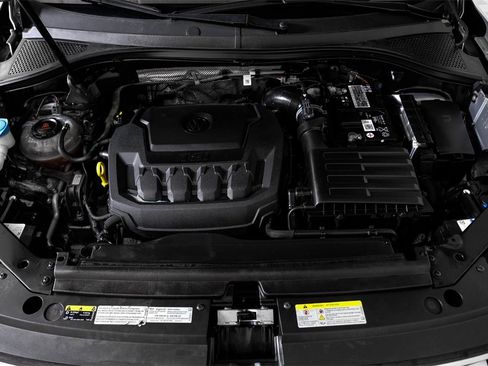 Used 2022 Volkswagen Tiguan SE image 55