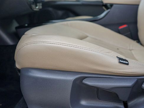 Used 2016 Toyota Prius Three image 29