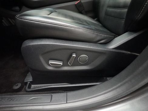 Used 2017 Ford Edge SEL w/ Equipment Group 201A AWD/4WD image 30