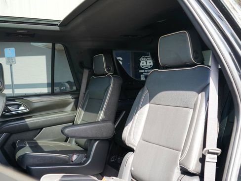 Used 2023 GMC Yukon SLT w/ SLT Premium Package AWD/4WD image 19