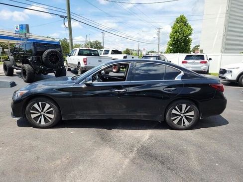 Used 2018 INFINITI Q50 Luxe w/ Essential Package (3.0T Luxe) AWD/4WD image 3