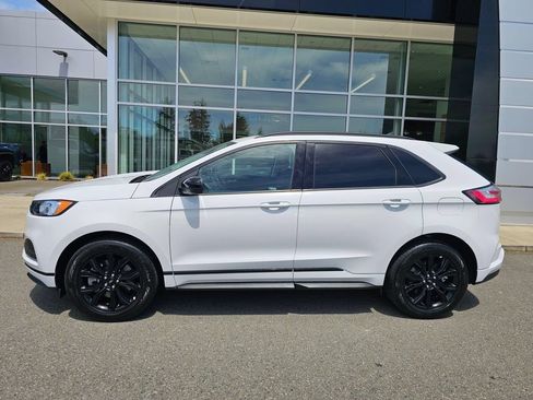 Used 2024 Ford Edge SE w/ Black Appearance Package AWD/4WD image 2