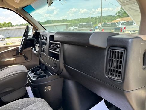 Used 2013 Chevrolet Express 2500 RWD image 35