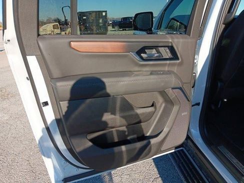 New 2026 GMC Yukon XL Denali w/ Sun & Power Step Package AWD/4WD image 25