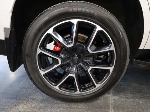 Used 2022 Chevrolet Tahoe RST w/ Luxury Package image 11