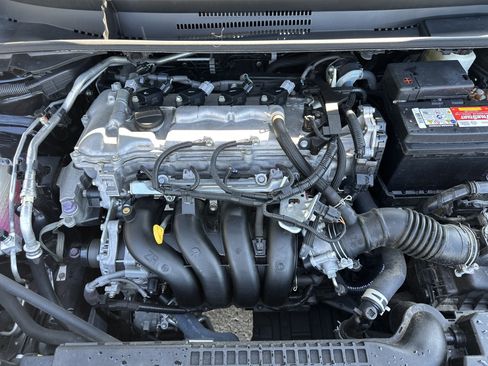 Used 2021 Toyota Corolla LE FWD image 10