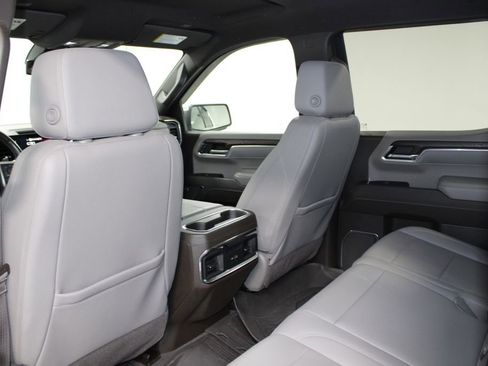 Used 2023 GMC Sierra 1500 SLT image 29