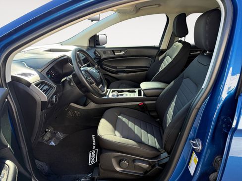 Used 2024 Ford Edge SE w/ Black Appearance Package image 10
