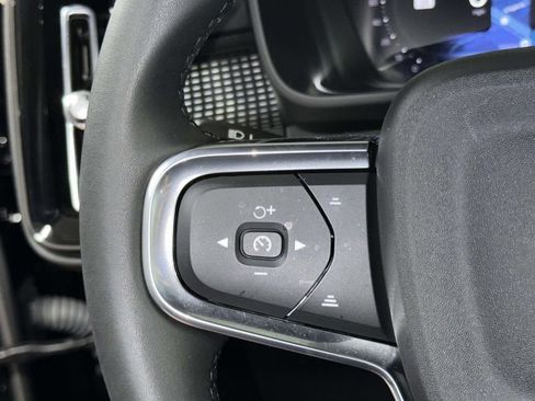 Used 2023 Volvo XC40 B5 Plus w/ Climate Package image 31