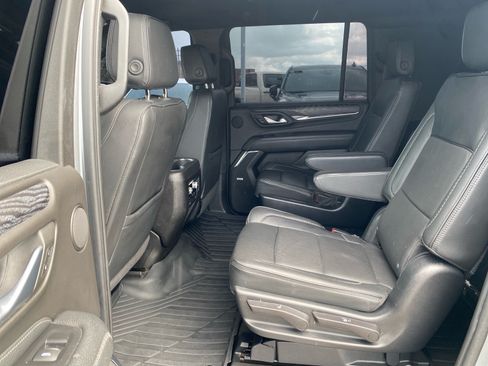 Used 2023 GMC Yukon XL Denali RWD image 19