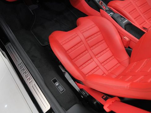 Used 2023 Ferrari F8 Tributo RWD image 12