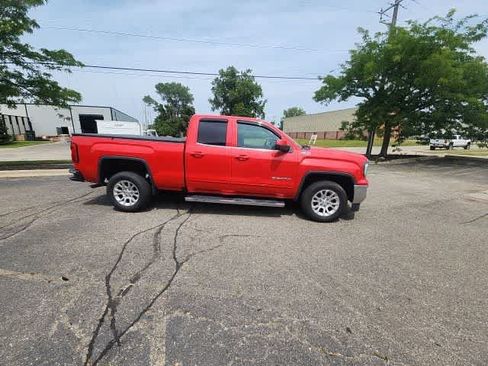 Used 2018 GMC Sierra 1500 SLE w/ SLE Value Package AWD/4WD image 11