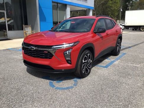 New 2026 Chevrolet Trax RS w/ Driver Confidence Package image 2