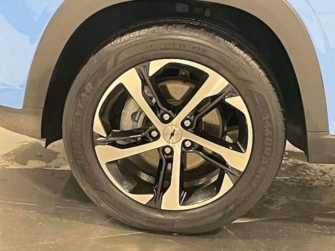 Used 2024 Chevrolet Trax RS w/ Driver Confidence Package FWD image 35