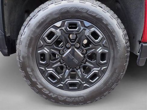 Used 2023 GMC Sierra 2500 AT4 w/ AT4 Preferred Package AWD/4WD image 7