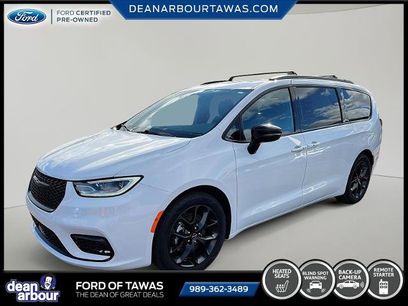 Used 2025 Chrysler Pacifica Limited