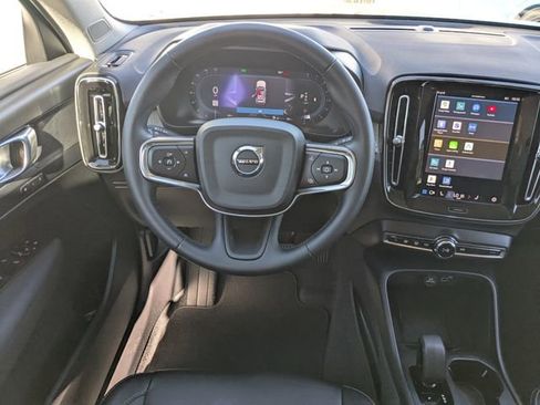 Certified 2024 Volvo XC40 B5 Core image 21