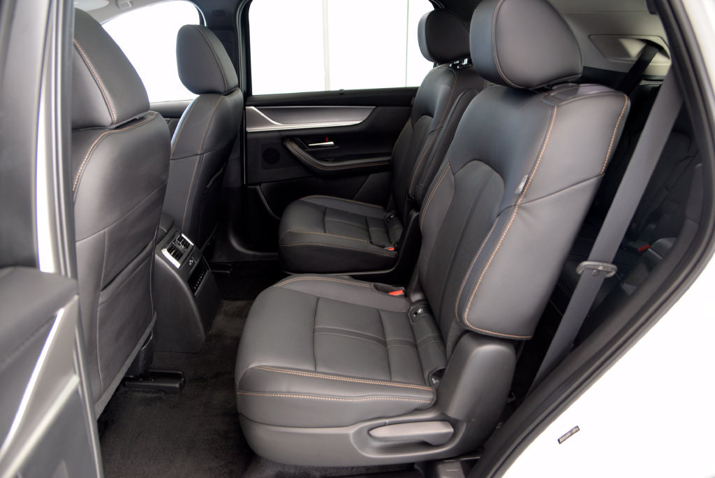 Certified 2024 MAZDA CX-90 Plug-In Hybrid w/ Premium Pkg AWD/4WD image 28