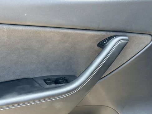 Used 2021 Tesla Model Y Long Range AWD/4WD image 20