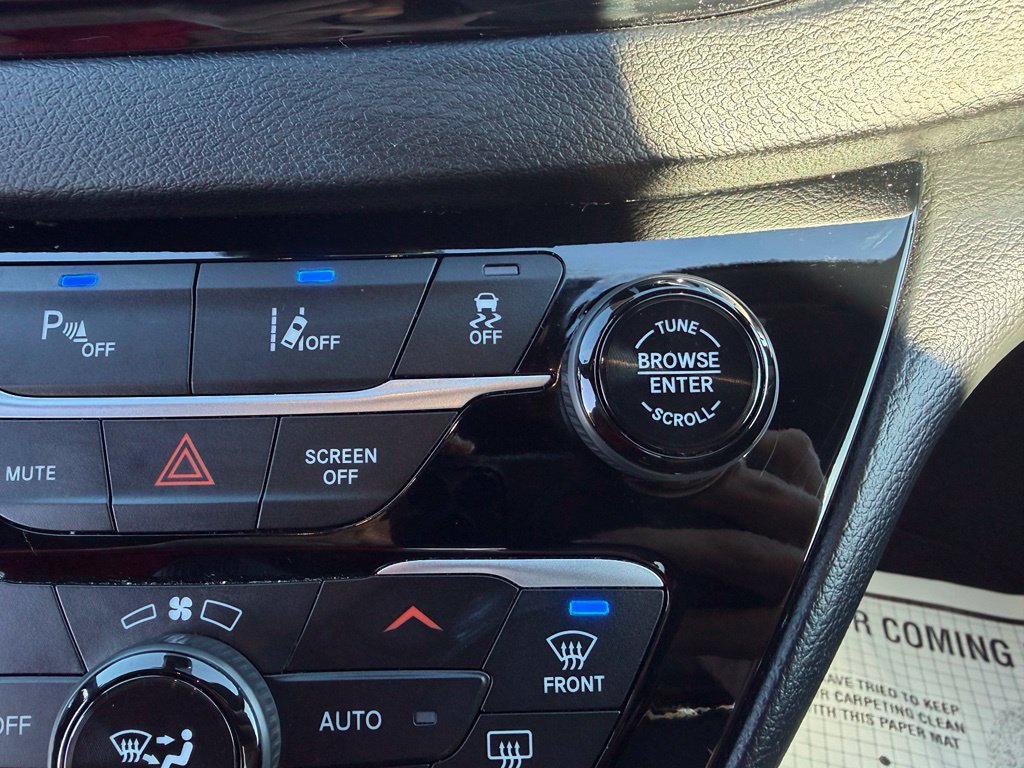 Used 2025 Chrysler Pacifica Select FWD image 8