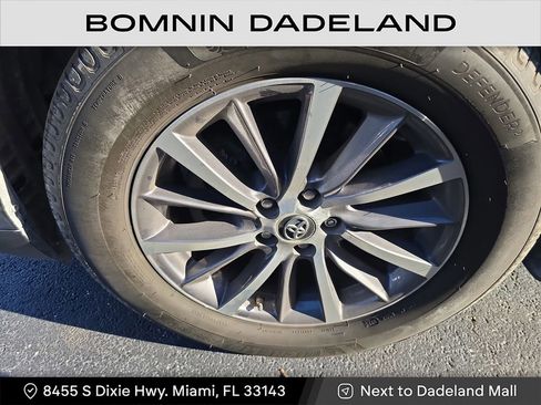 Used 2019 Toyota Highlander SE image 8