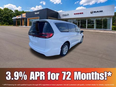 New 2026 Chrysler Pacifica Select FWD image 5