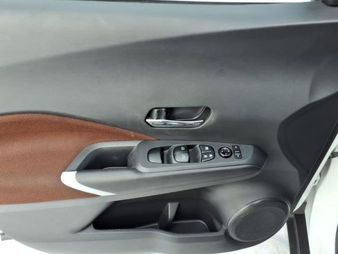 Certified 2024 Nissan Kicks SR FWD image 3