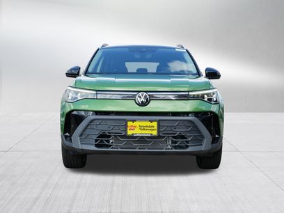 New 2025 Volkswagen Taos SE