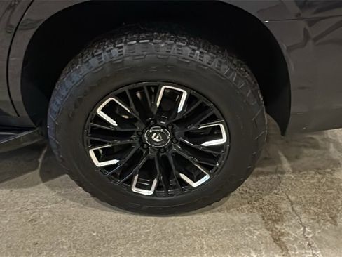 Used 2023 GMC Yukon Denali image 10