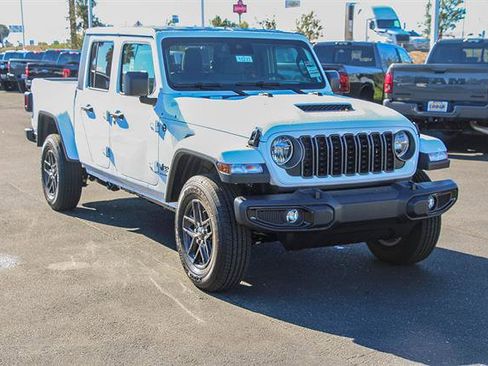 New 2025 Jeep Gladiator Sport image 5