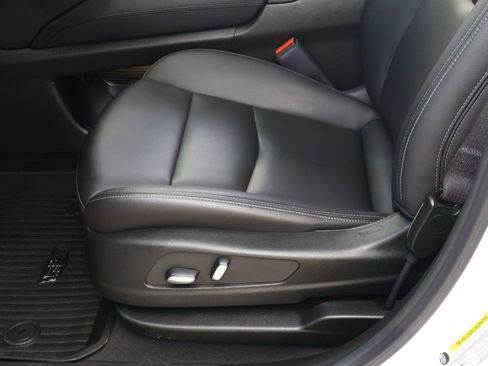 Certified 2024 Cadillac XT6 Luxury w/ LPO, Floor Liner Package FWD image 19