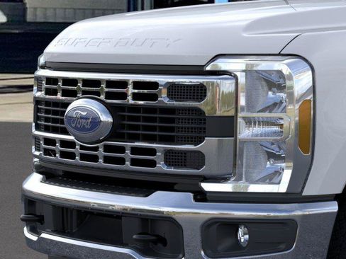 New 2026 Ford F250 XLT w/ FX4 Off-Road Package AWD/4WD image 17